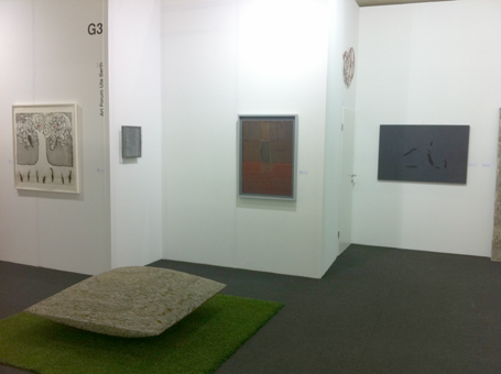 Stand G 3 an der KUNST ZRICH dieser Ausschnitt: Pierre Alechinsky (Grafik), Dieter Krnzlein (Skulptur), Peter Wechsler (Glas-Arbeit und Mischtechnik), Judith Trepp (Gemlde)