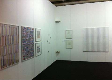 Stand G 3 an der KUNST ZRICH dieser Ausschnitt: Lucia Coray (Arbeiten auf Papier), Susanna Niederer (Objekte), Esther Roth (Gemlde)